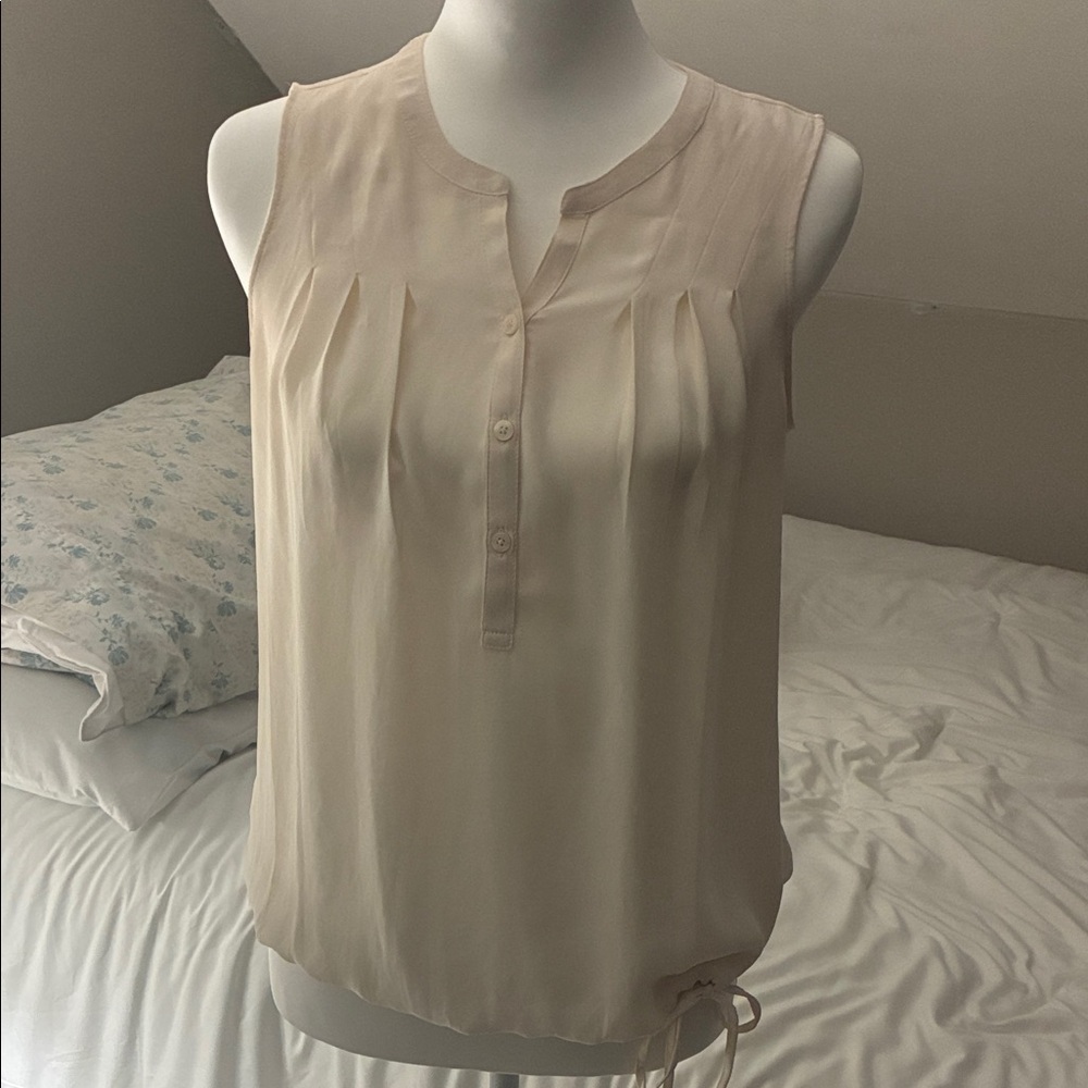 LOFT Sleeveless Pleated Shell Top - Beige Cream